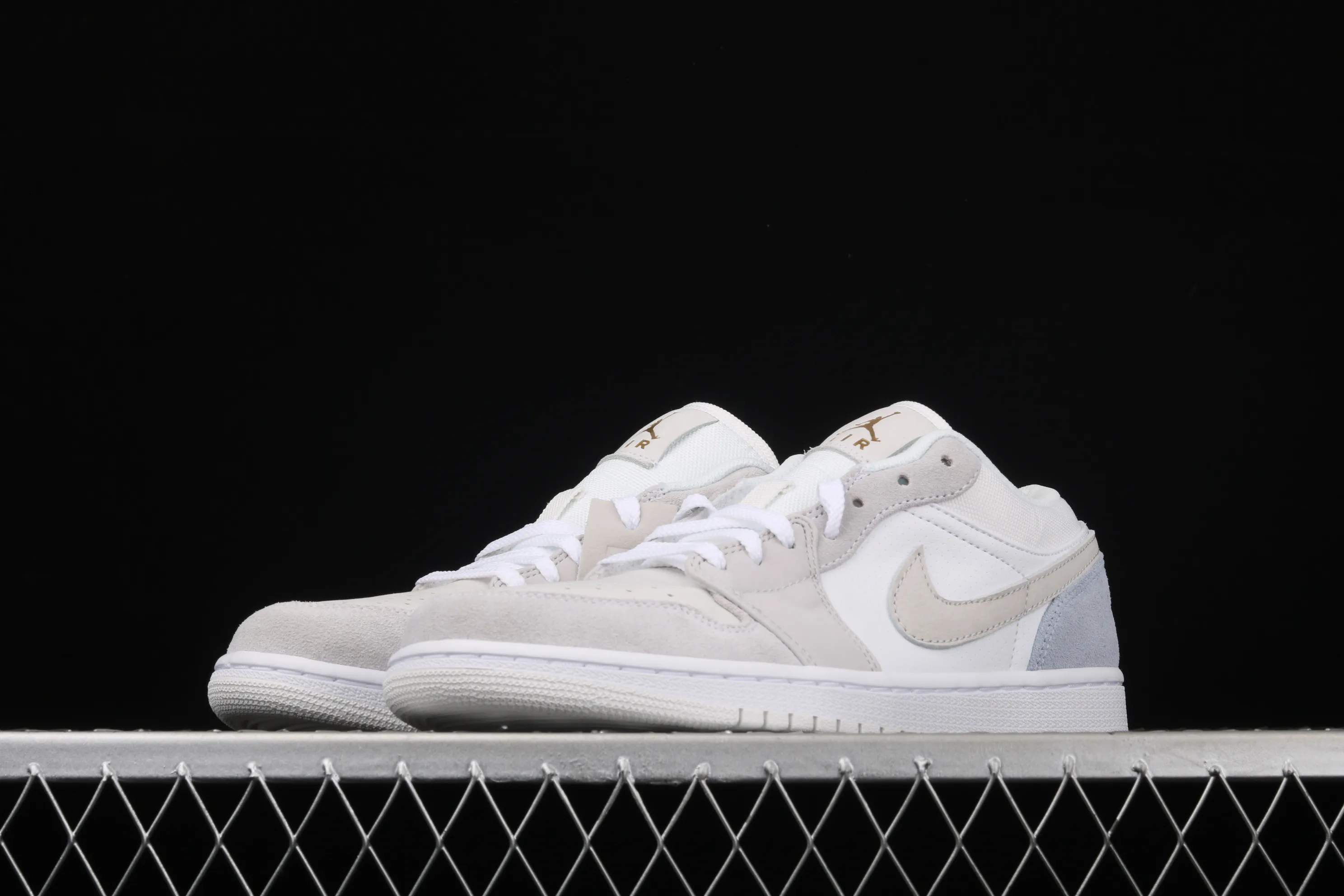 All categories Air Jordan Jordan series basketball shoes Air Jordan 1 Low Y version Air Jordan 1 Low AJ1 Joe 1 low-top top layer leather cultural and leisure sports sneakers CV3043-100